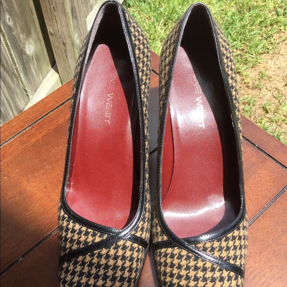 SHOES - Picture 7 of 7